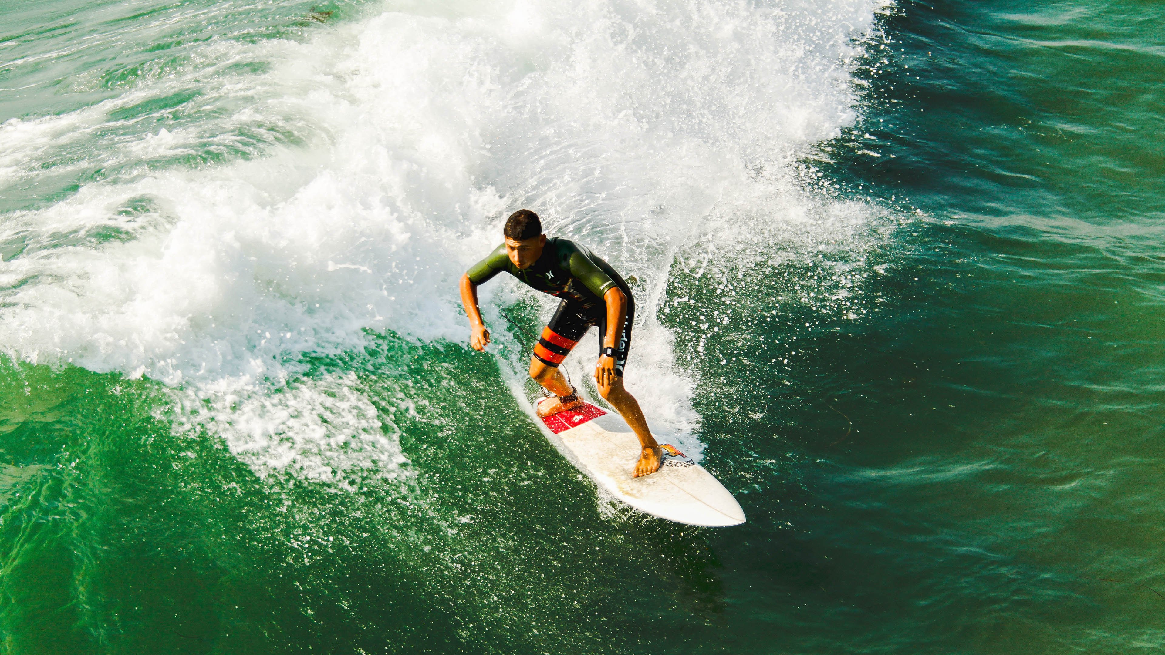 沙尔克边锋通过社交媒体表达对球队的热爱，沙尔克队主帅